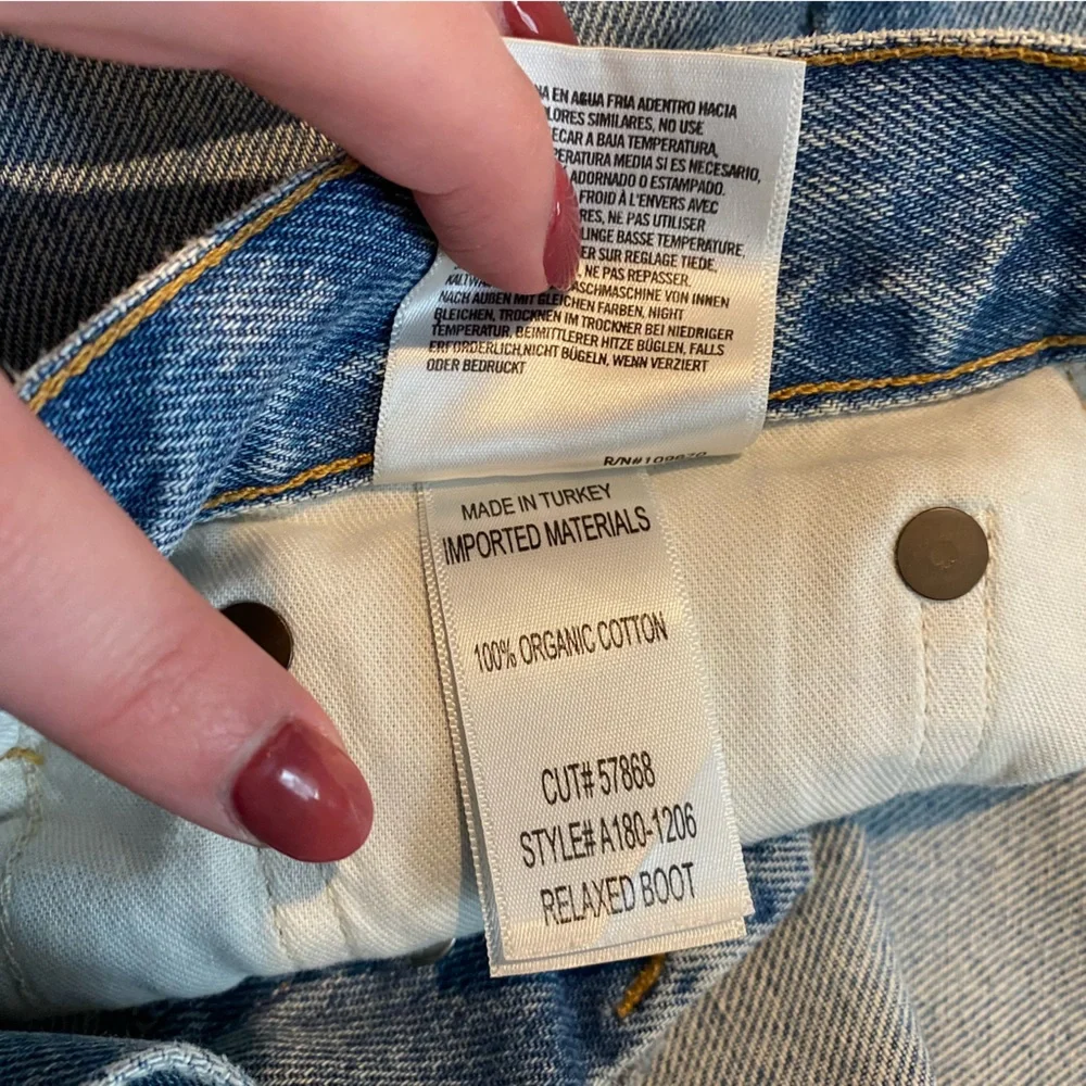 AGOLDE Relaxed Boot Cut Jeans Raw Hem - Picture 6 of 8